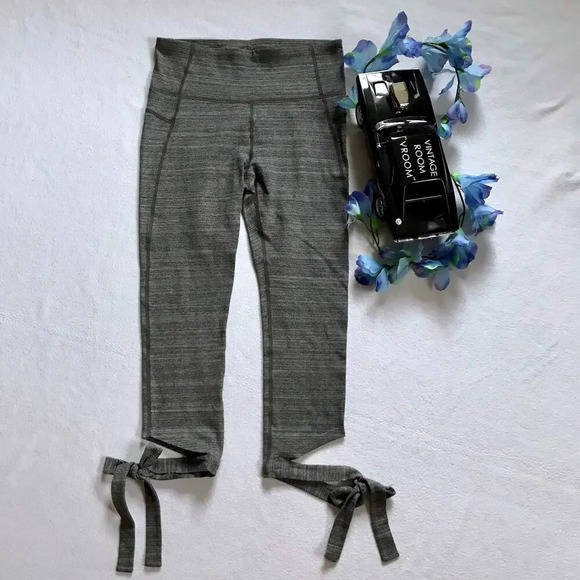 Gap Fit NWOT Performance Capri Women S - Picture 2 of 8